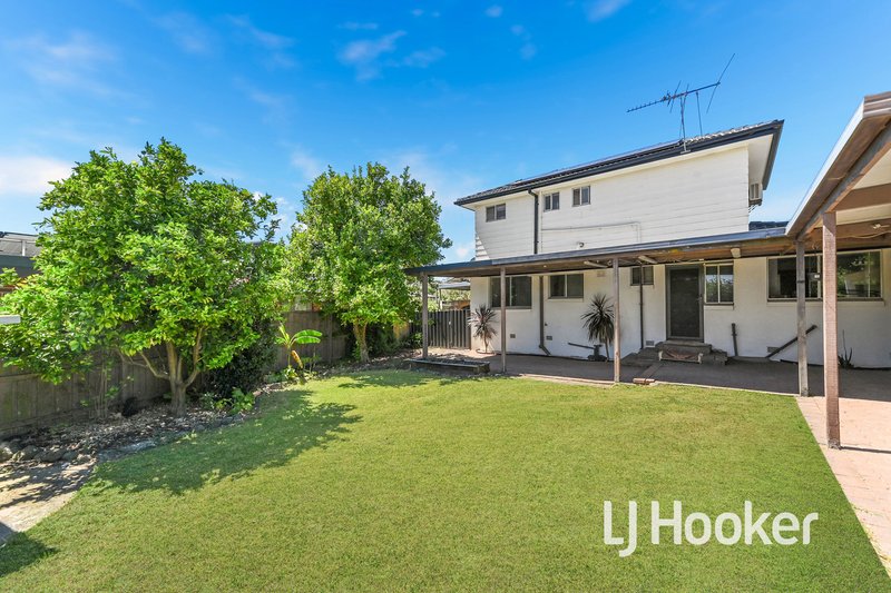 Photo - 3 Winnima Avenue, Hampton Park VIC 3976 - Image 14