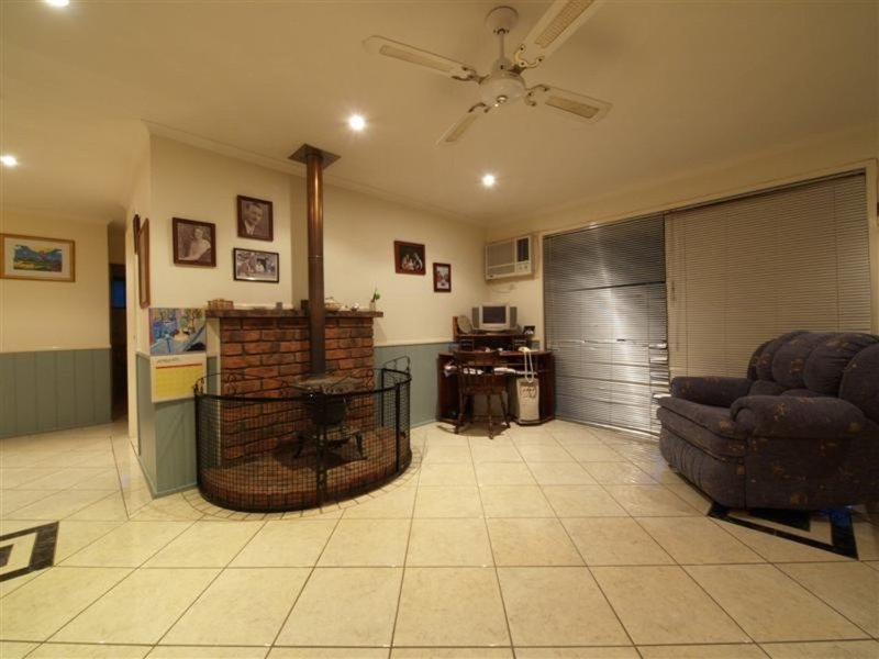 Photo - 3 Wisteria Court, Cashmere QLD 4500 - Image 5