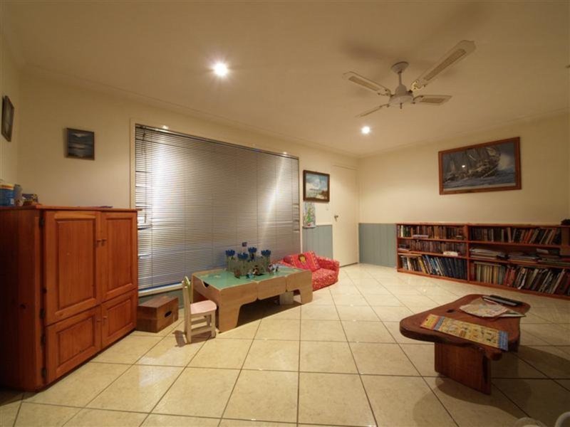 Photo - 3 Wisteria Court, Cashmere QLD 4500 - Image 6