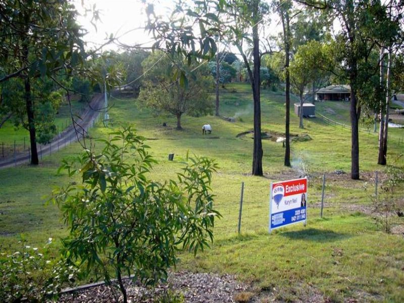 Photo - 3 Wisteria Court, Cashmere QLD 4500 - Image 15