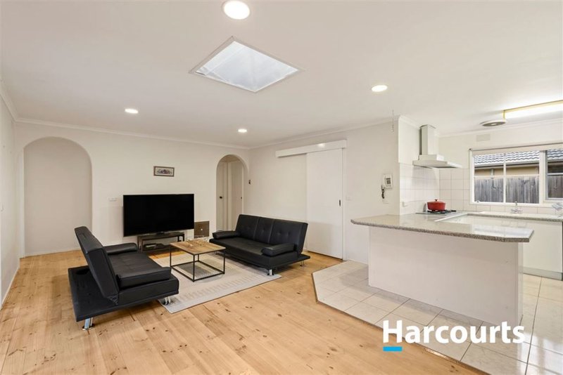 Photo - 3 Witken Avenue, Wantirna South VIC 3152 - Image 2