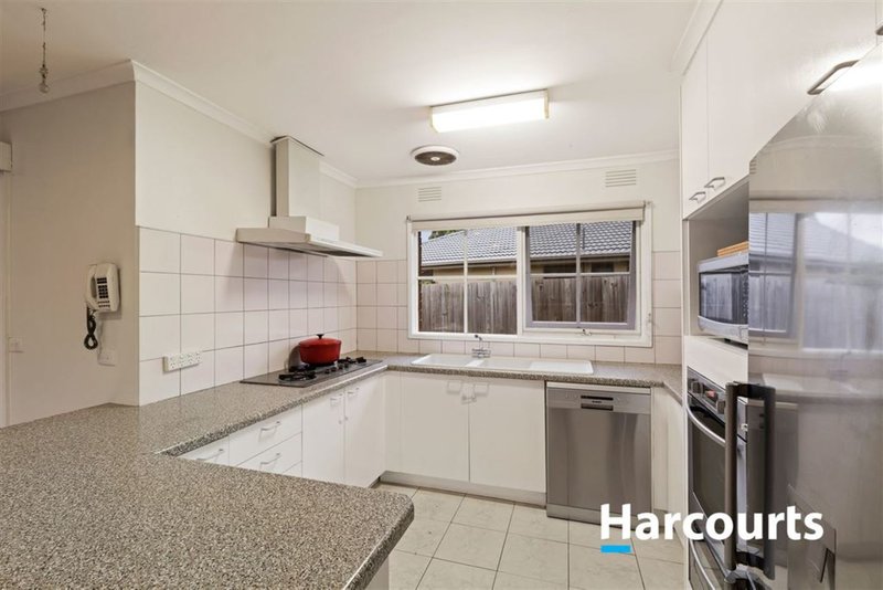 Photo - 3 Witken Avenue, Wantirna South VIC 3152 - Image 3