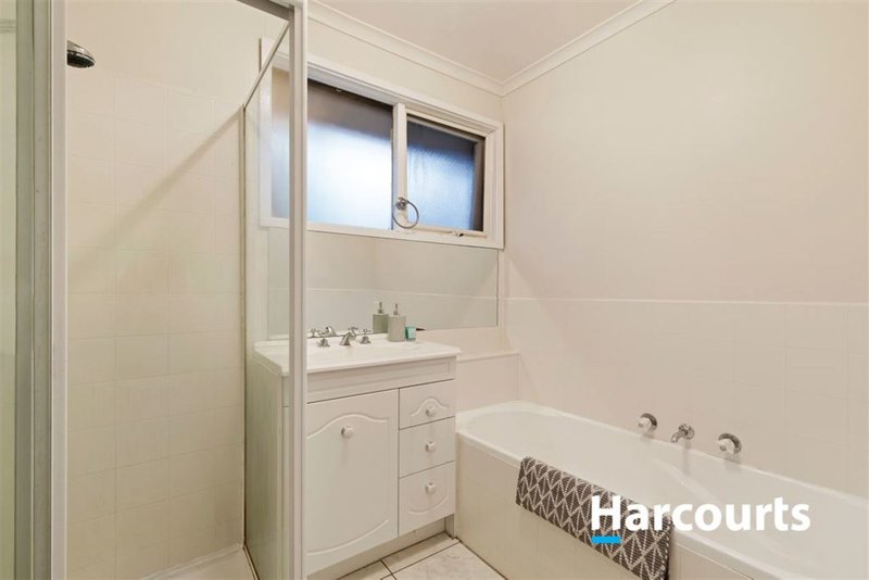 Photo - 3 Witken Avenue, Wantirna South VIC 3152 - Image 8