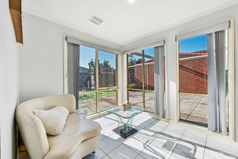 Photo - 3 Woodbridge Place, Burnside VIC 3023 - Image 5