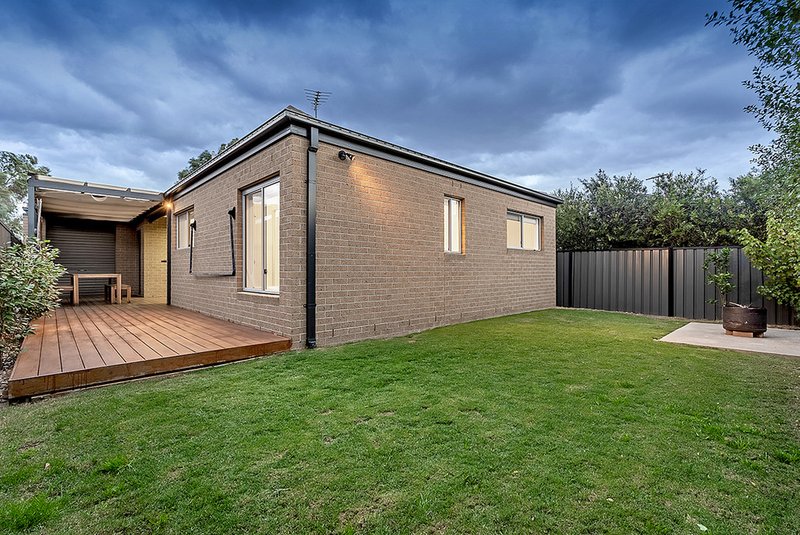 Photo - 3 Woodgrove Street, Craigieburn VIC 3064 - Image 15