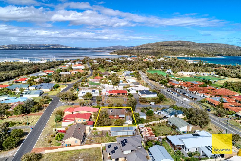 3 Woolford Street, Emu Point WA 6330