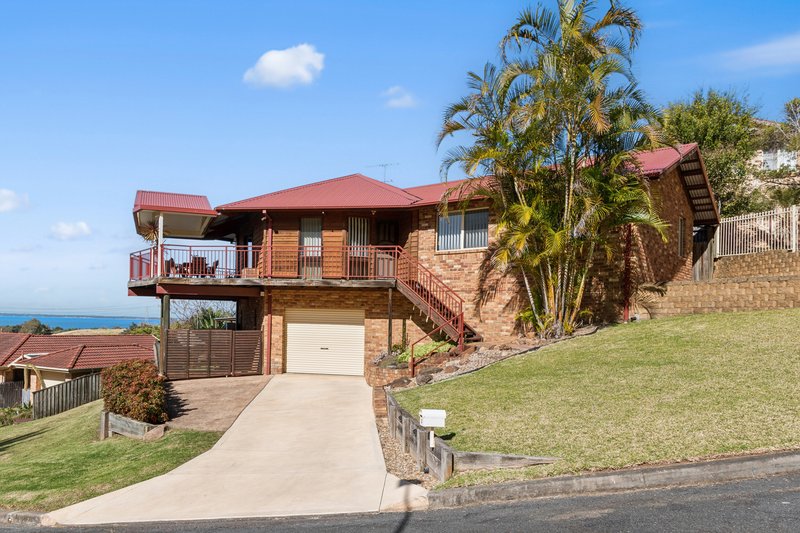 Photo - 3 Woombye Close, Koonawarra NSW 2530 - Image 1
