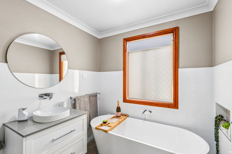 Photo - 3 Woombye Close, Koonawarra NSW 2530 - Image 12