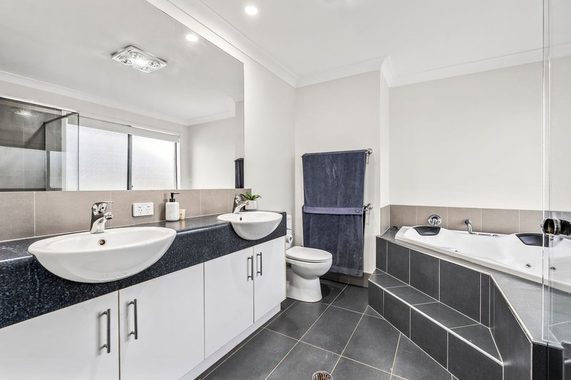 Photo - 3 Yarama Court, Upper Coomera QLD 4209 - Image 15