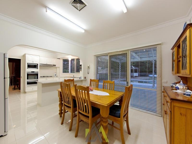 Photo - 3 Yarralumla Drive, Langwarrin VIC 3910 - Image 3