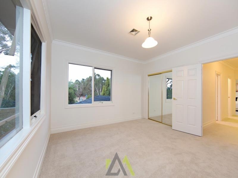 Photo - 3 Yarralumla Drive, Langwarrin VIC 3910 - Image 9