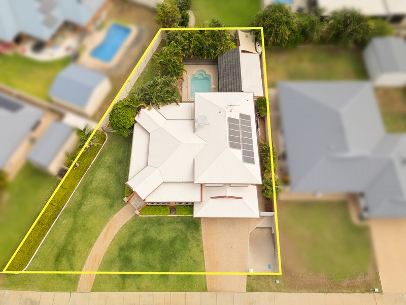 Photo - 3 Yering Street, Emerald QLD 4720 - Image 3