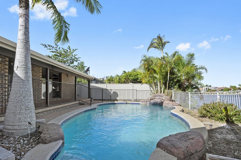 Photo - 3 Yunga Court, Broadbeach Waters QLD 4218 - Image 14