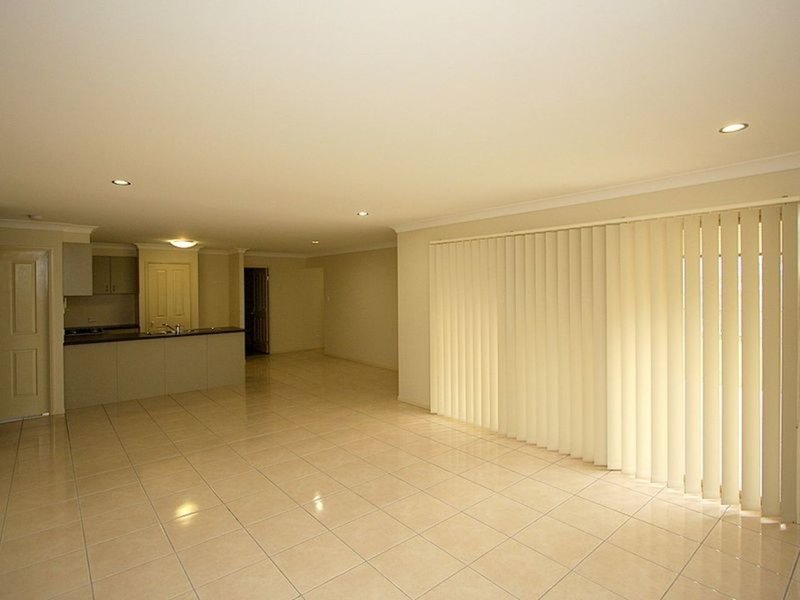 Photo - 3 Zachary Court, Hillcrest QLD 4118 - Image 3