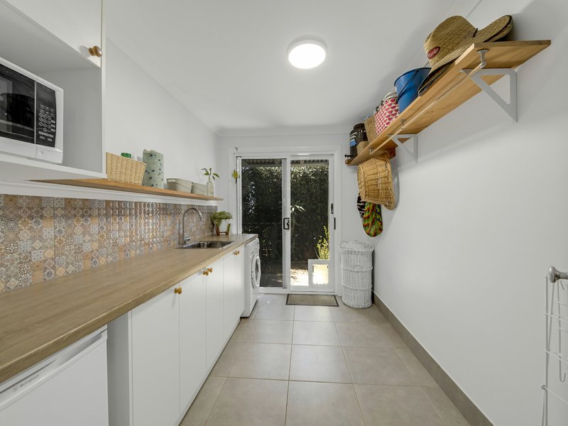 Photo - 3 Zephyr Street, Tannum Sands QLD 4680 - Image 8