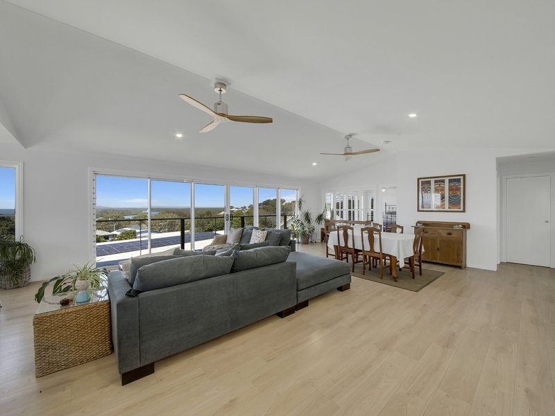 Photo - 3 Zephyr Street, Tannum Sands QLD 4680 - Image 13