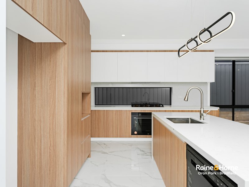 Photo - 30 & 30A Cassio Way, Rosemeadow NSW 2560 - Image 10