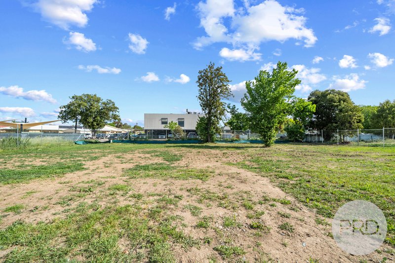 Photo - 30 & 32 South Parade, Wagga Wagga NSW 2650 - Image 6