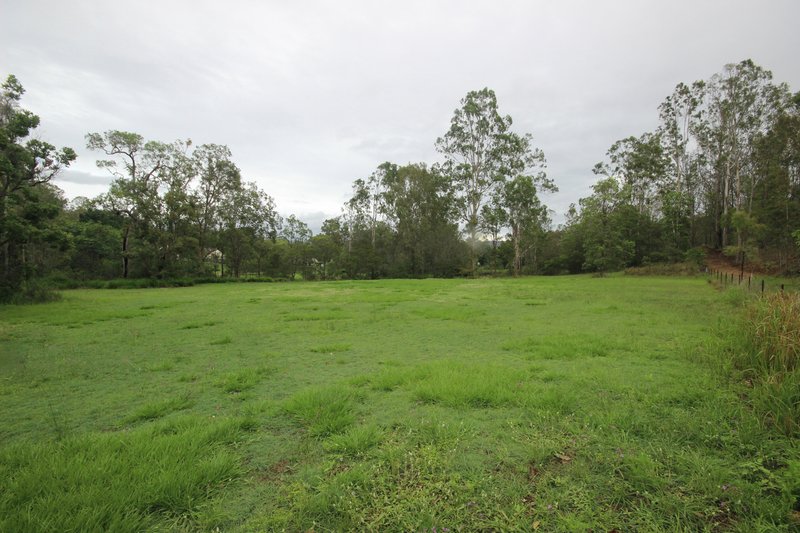 Photo - 30-40 Yulgibar Cl , Kooralbyn QLD 4285 - Image 6