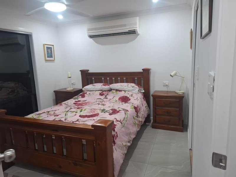 Photo - 30 A Penrhyn Street, Pacific Pines QLD 4211 - Image 3