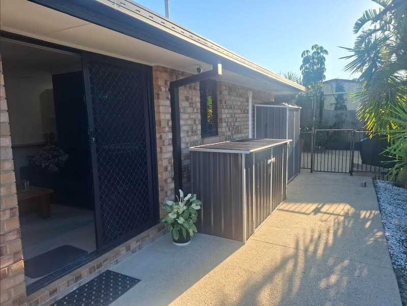 Photo - 30 A Penrhyn Street, Pacific Pines QLD 4211 - Image 5