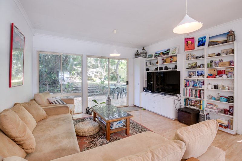 Photo - 30 Adams Street, Curl Curl NSW 2096 - Image 3