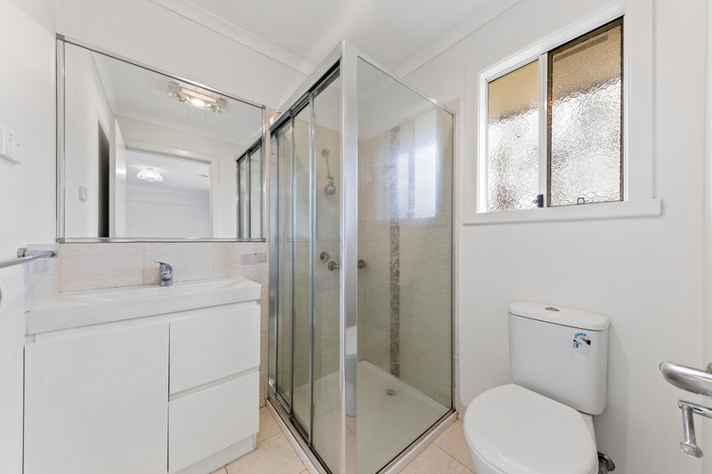 Photo - 30 Ahern Road, Pakenham VIC 3810 - Image 11