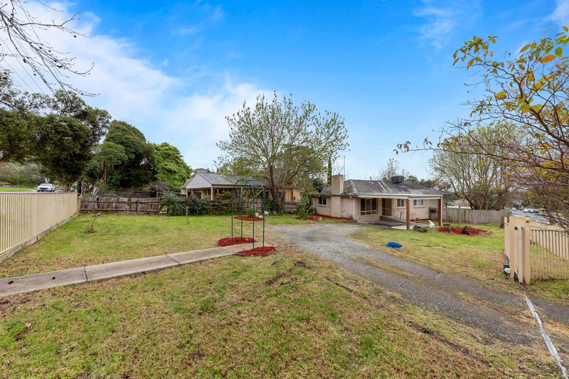 Photo - 30 Ahern Road, Pakenham VIC 3810 - Image 16