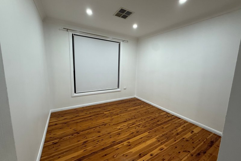 Photo - 30 Ainsworth Crescent, Wetherill Park NSW 2164 - Image 6