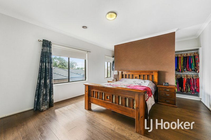 Photo - 30 Aisbett Close, Lynbrook VIC 3975 - Image 15