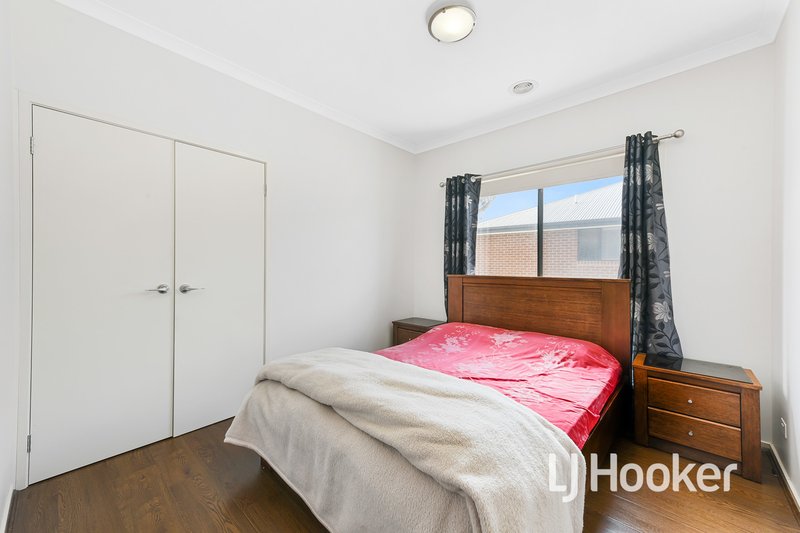 Photo - 30 Aisbett Close, Lynbrook VIC 3975 - Image 16