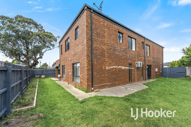 Photo - 30 Aisbett Close, Lynbrook VIC 3975 - Image 19