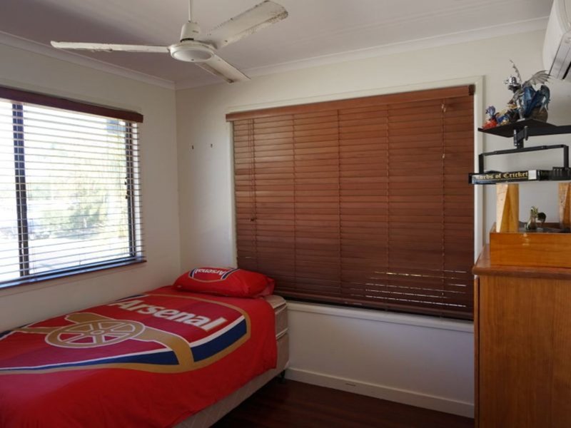 Photo - 30 Alexander Street, Boyne Island QLD 4680 - Image 11