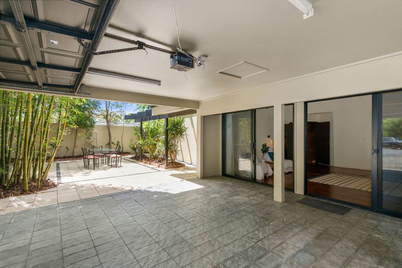 Photo - 30 Alinjarra Drive, Tugun QLD 4224 - Image 13