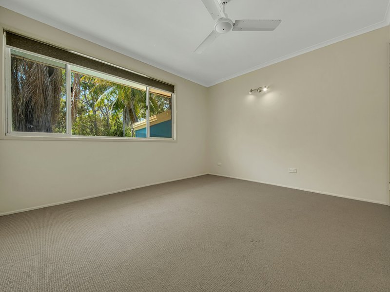 Photo - 30 Alkina Crescent, Boyne Island QLD 4680 - Image 9