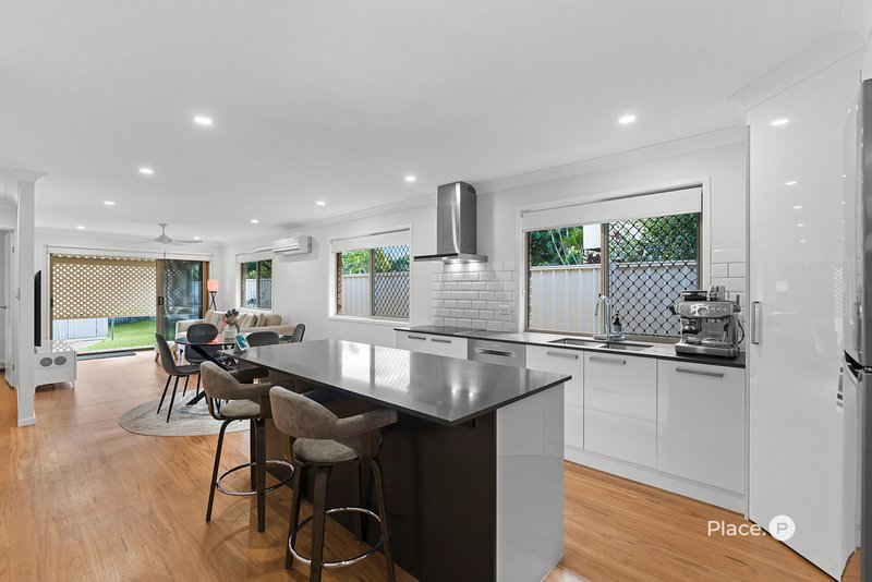 Photo - 30 Allen Street, Wynnum QLD 4178 - Image 3