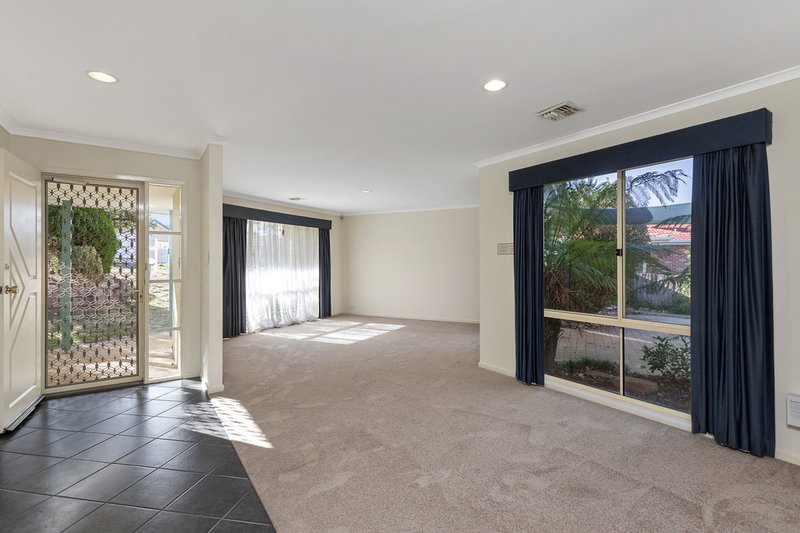 Photo - 30 Amagula Avenue, Ngunnawal ACT 2913 - Image 3