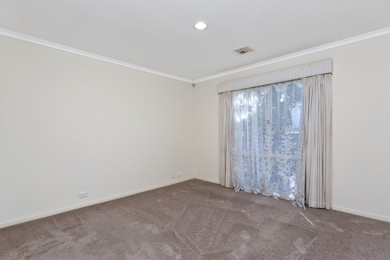 Photo - 30 Amagula Avenue, Ngunnawal ACT 2913 - Image 13