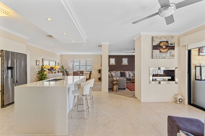 Photo - 30 Andros Circuit, Mindarie WA 6030 - Image 4