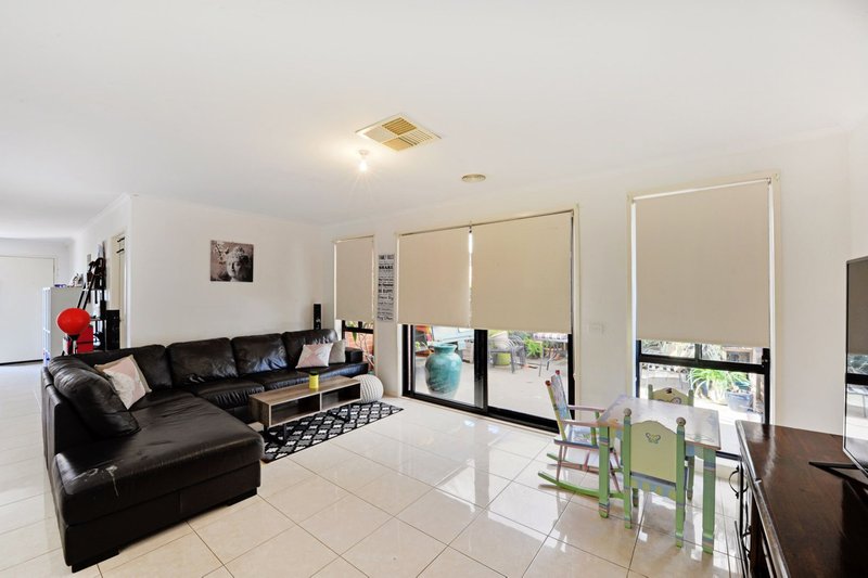 Photo - 30 Appletree Crescent, Shepparton VIC 3630 - Image 6