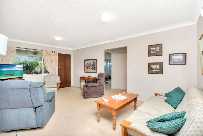 Photo - 30 Aruma Avenue, Burleigh Waters QLD 4220 - Image 8