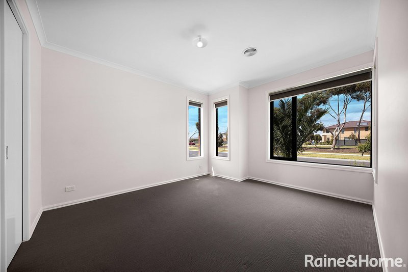 Photo - 30 Aspire Street, Tarneit VIC 3029 - Image 11