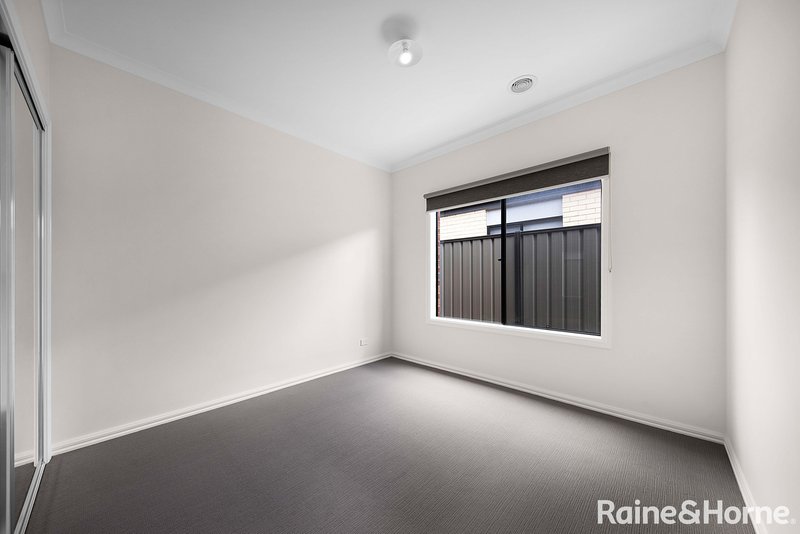 Photo - 30 Aspire Street, Tarneit VIC 3029 - Image 12