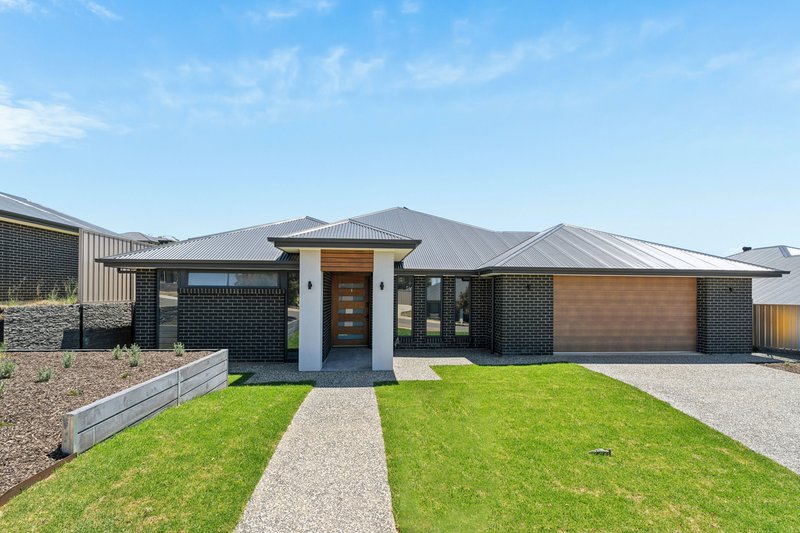 Photo - 30 Aston Parade, Mount Barker SA 5251 - Image 4