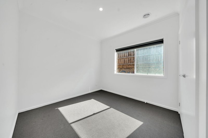 Photo - 30 Auburn Crescent, Bacchus Marsh VIC 3340 - Image 17