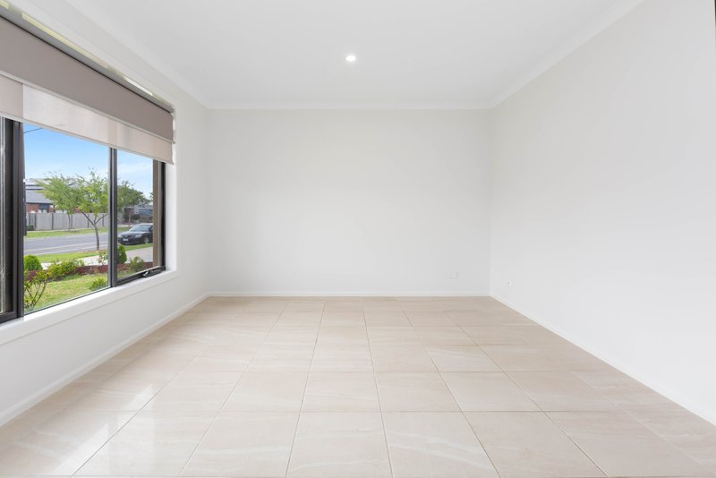 Photo - 30 Balmain Road, Mickleham VIC 3064 - Image 11