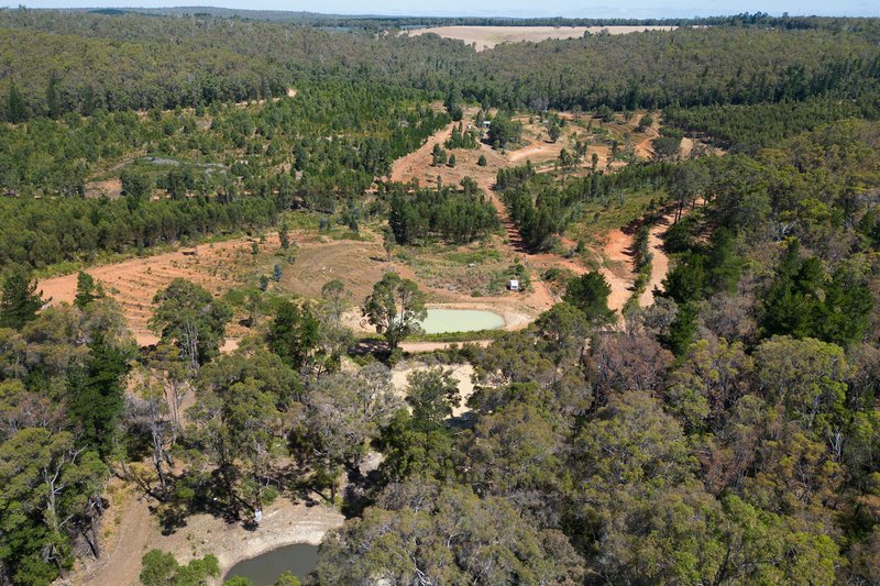 Photo - 30 Balmoral Road, Nannup WA 6275 - Image 15