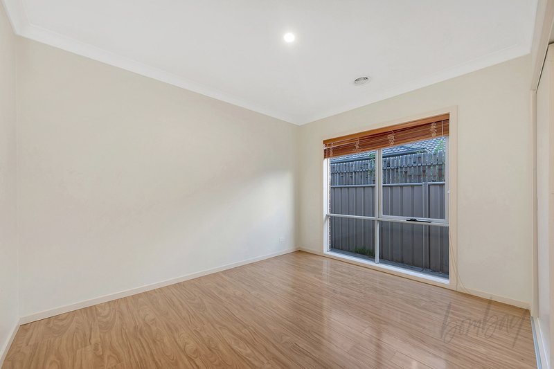 Photo - 30 Balyang Way, Craigieburn VIC 3064 - Image 11