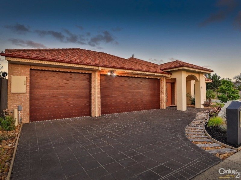 Photo - 30 Banjo Paterson Drive, Pakenham VIC 3810 - Image 2