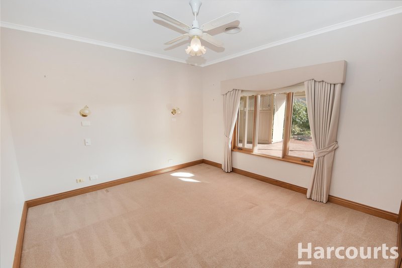 Photo - 30 Barnes Boulevard, Horsham VIC 3400 - Image 5